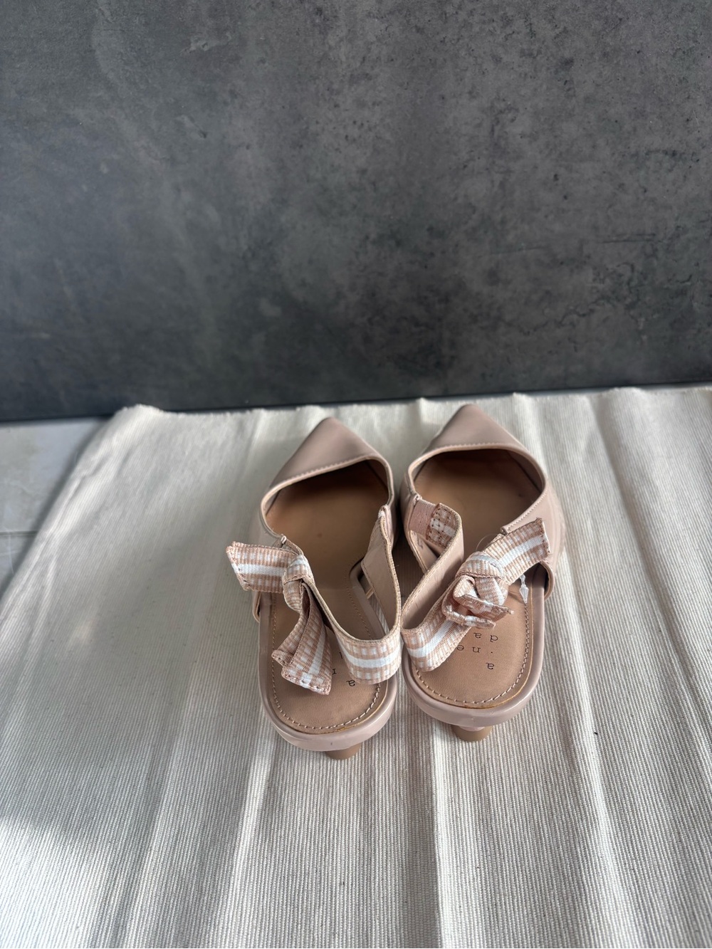 Target Women's Nude Patent Pointed Toe Slingback Kitten Heels - Picture 4 of 4